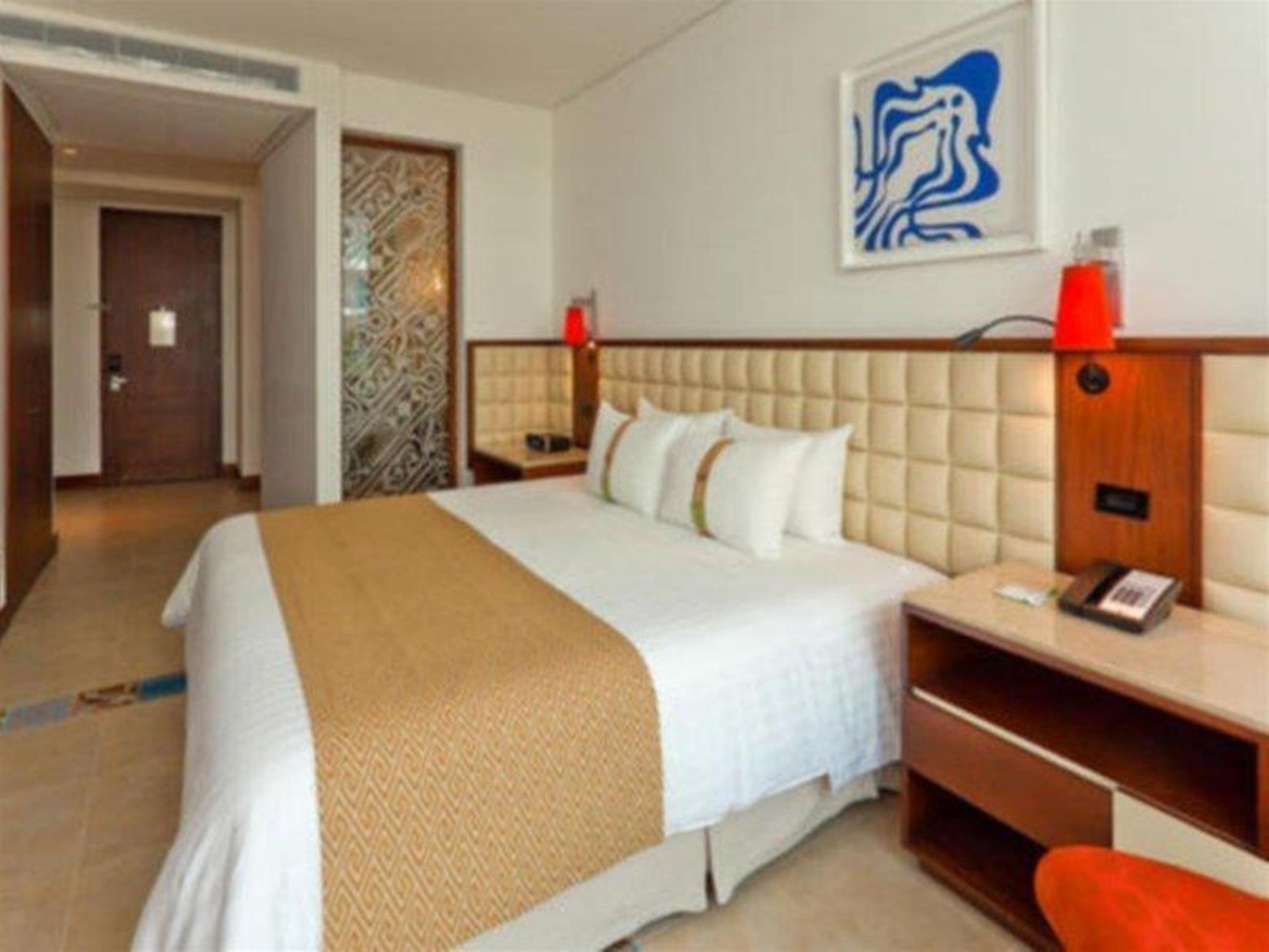 Holiday Inn Cartagena Morros By Ihg Eksteriør bilde A bedroom at the hotel