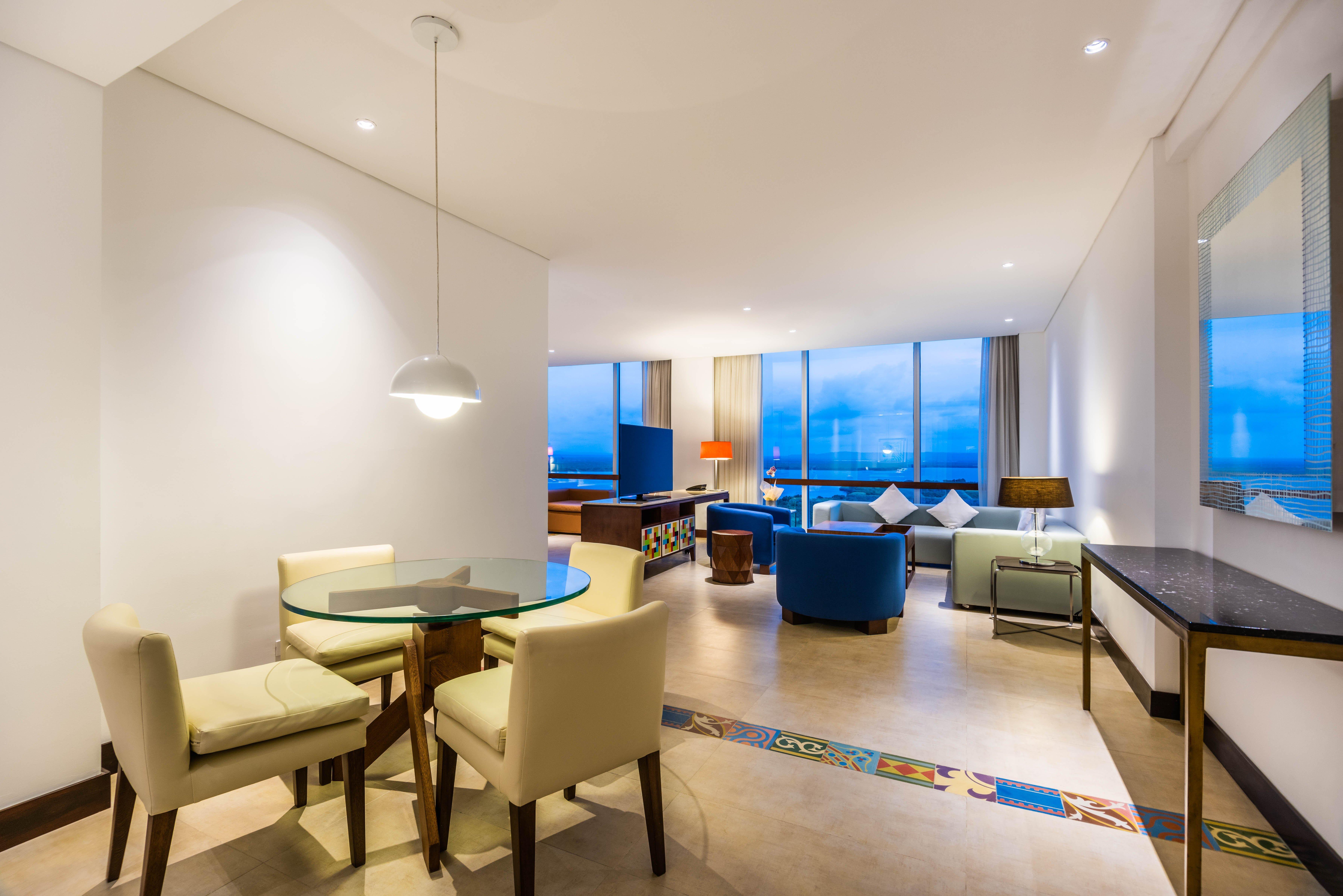 Holiday Inn Cartagena Morros By Ihg Eksteriør bilde Suite at the hotel