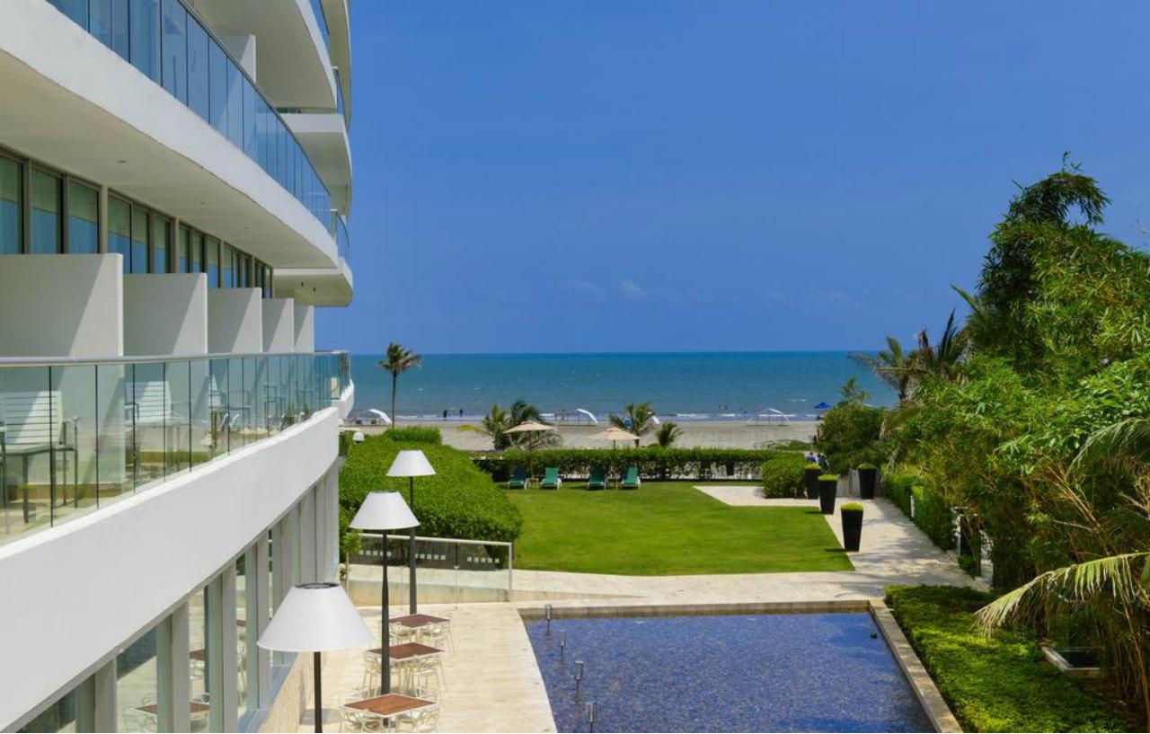 Holiday Inn Cartagena Morros By Ihg Eksteriør bilde View of the beach from the hotel